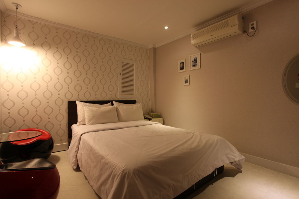 Hotel Goguma Shinchon Seoul Exterior photo