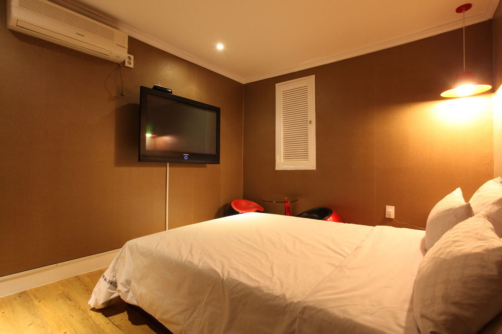 Hotel Goguma Shinchon Seoul Exterior photo