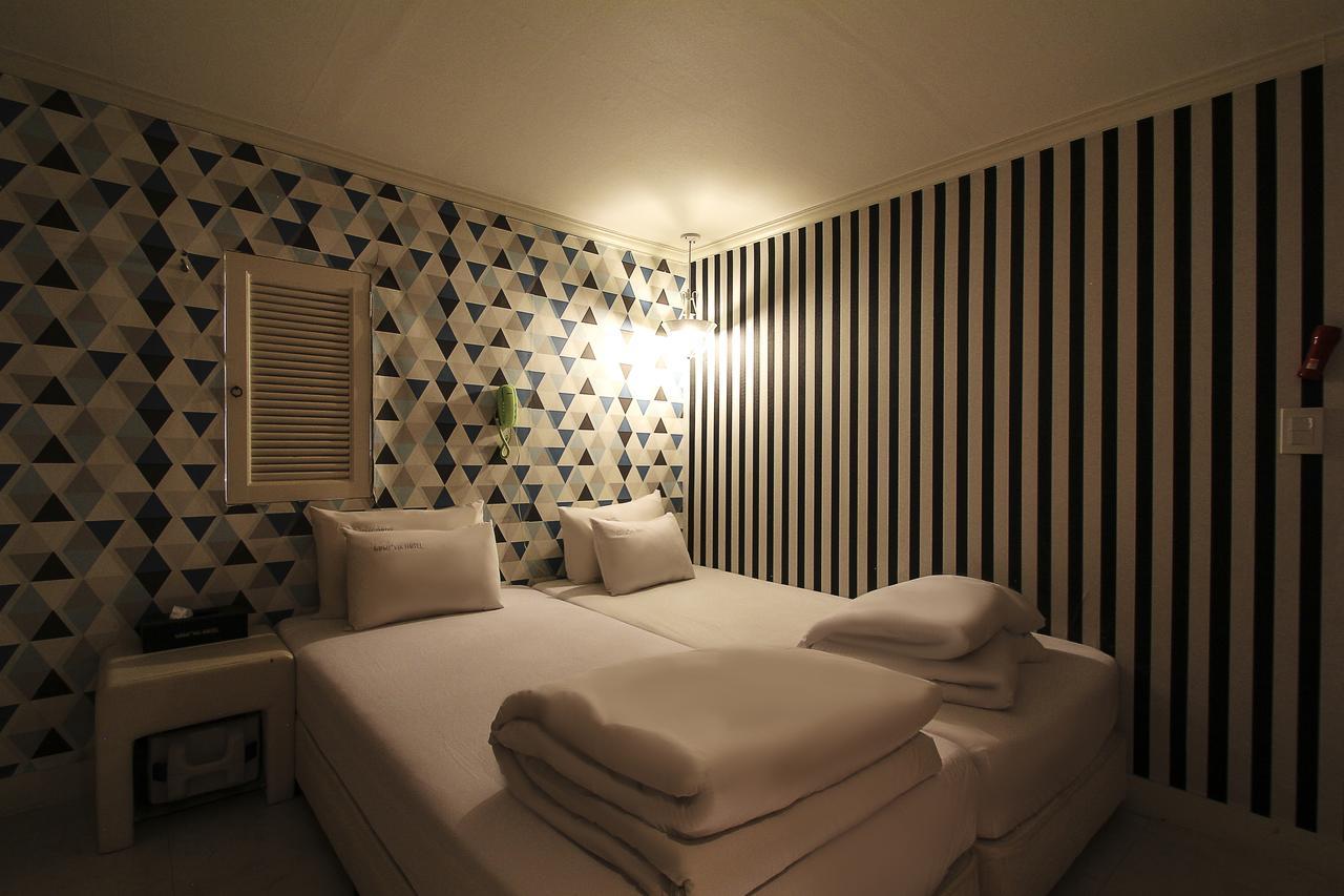 Hotel Goguma Shinchon Seoul Exterior photo
