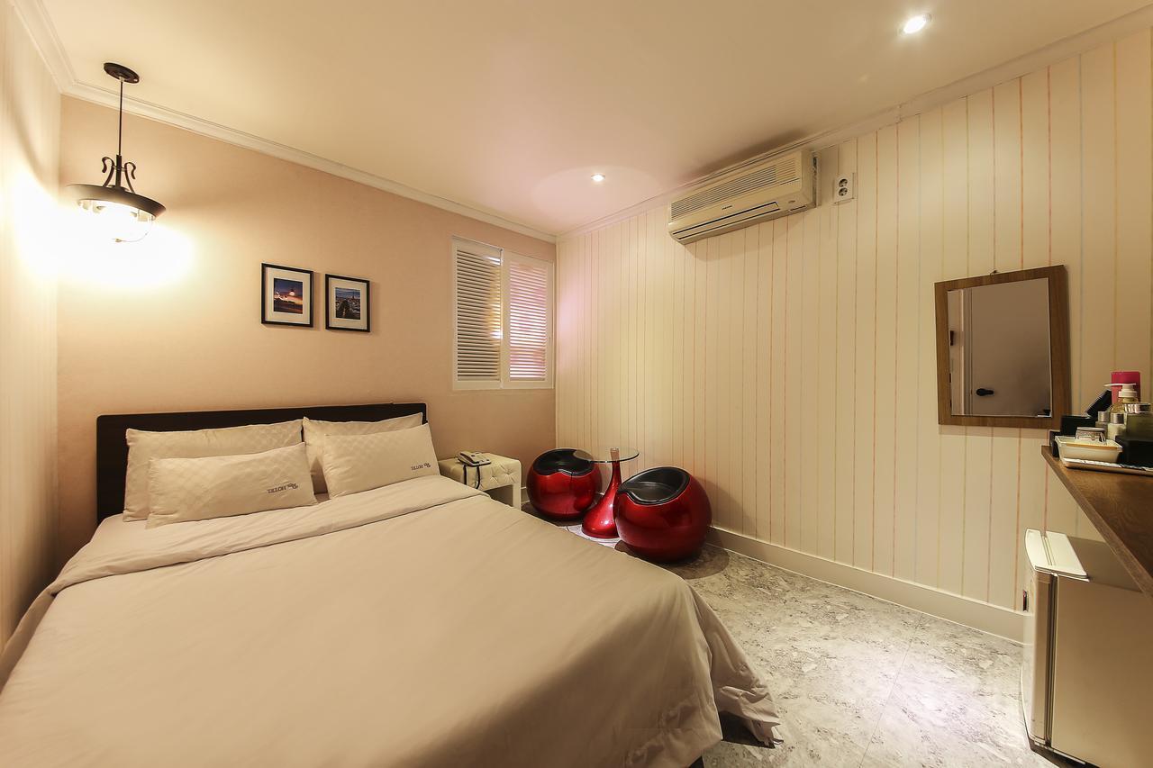 Hotel Goguma Shinchon Seoul Exterior photo
