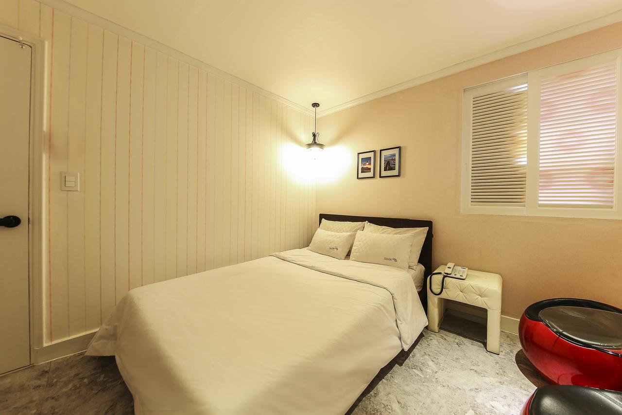 Hotel Goguma Shinchon Seoul Exterior photo