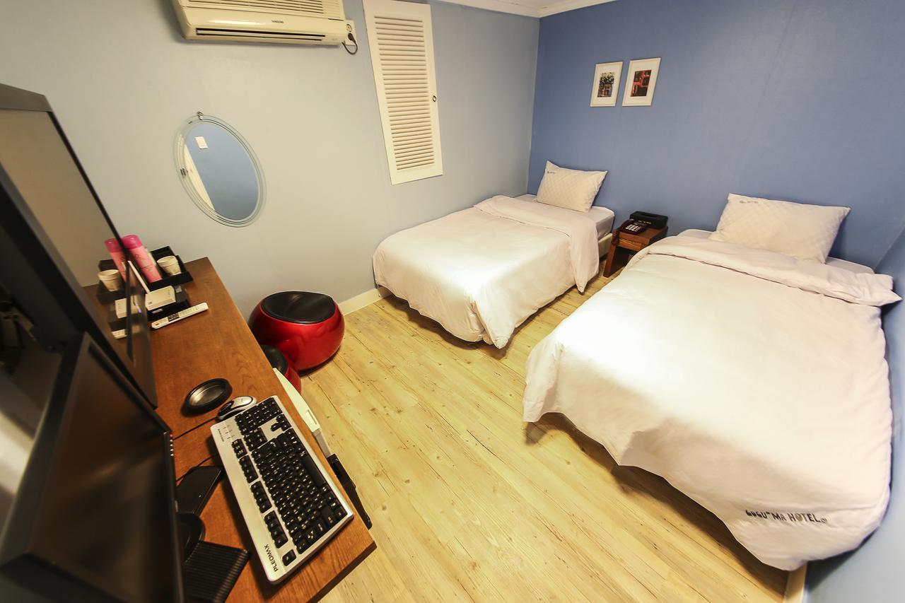Hotel Goguma Shinchon Seoul Exterior photo