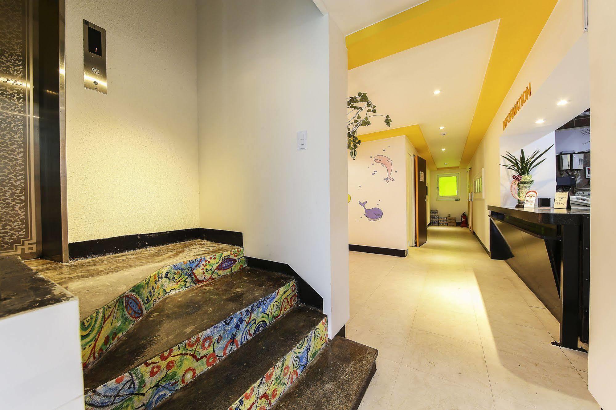 Hotel Goguma Shinchon Seoul Exterior photo